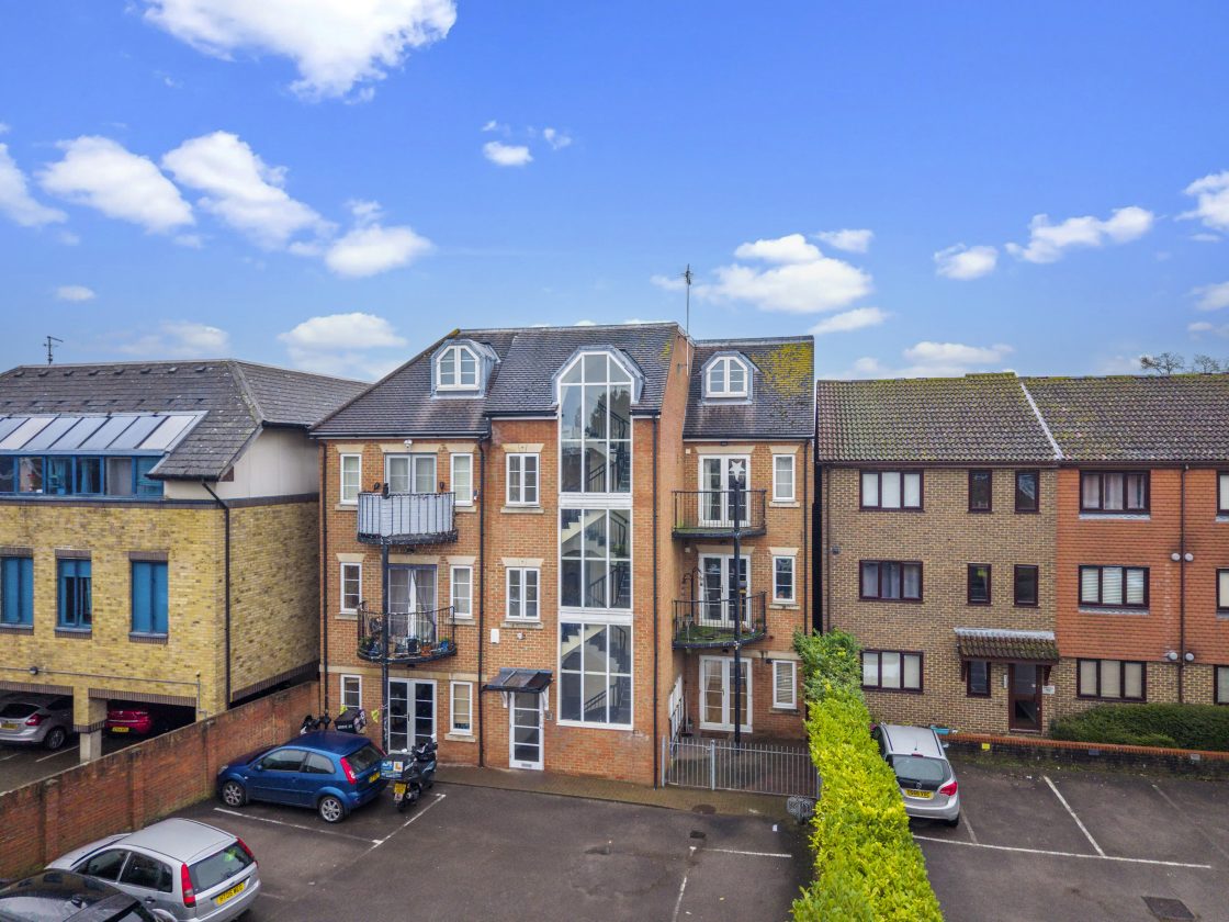 Addlestone Apartment cinematic video