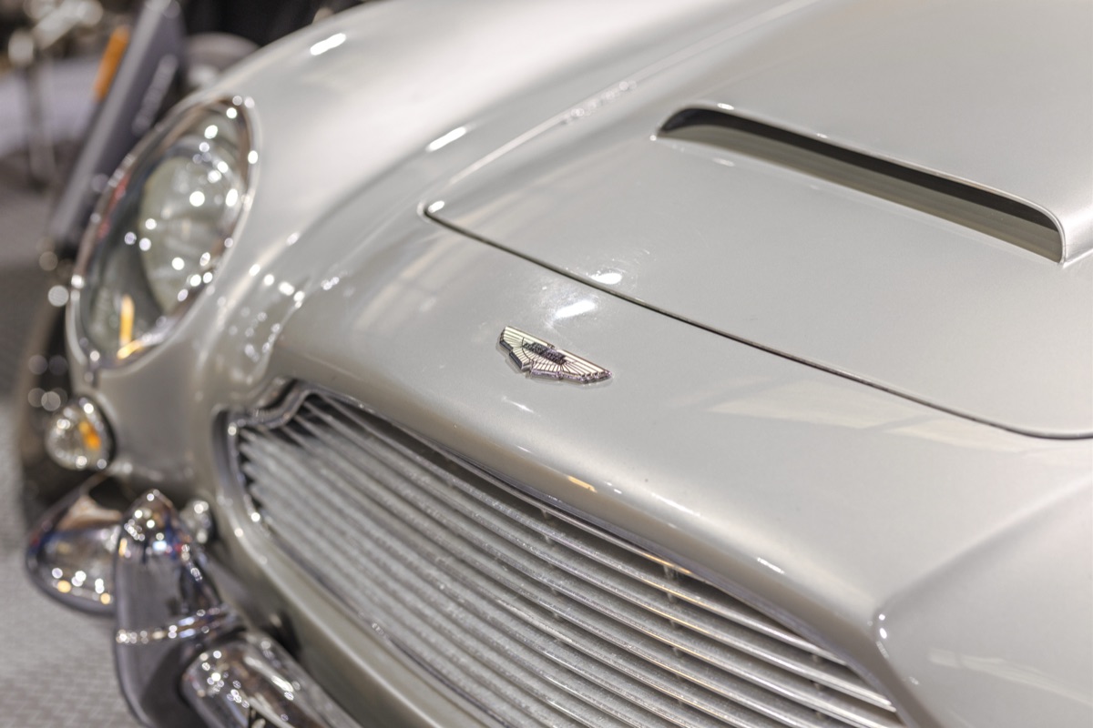 Aston Martin DB5 bonnet badge close-up