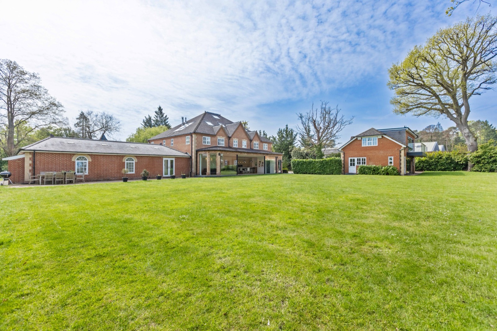 Lane End, Windlesham - grounds and coach house
