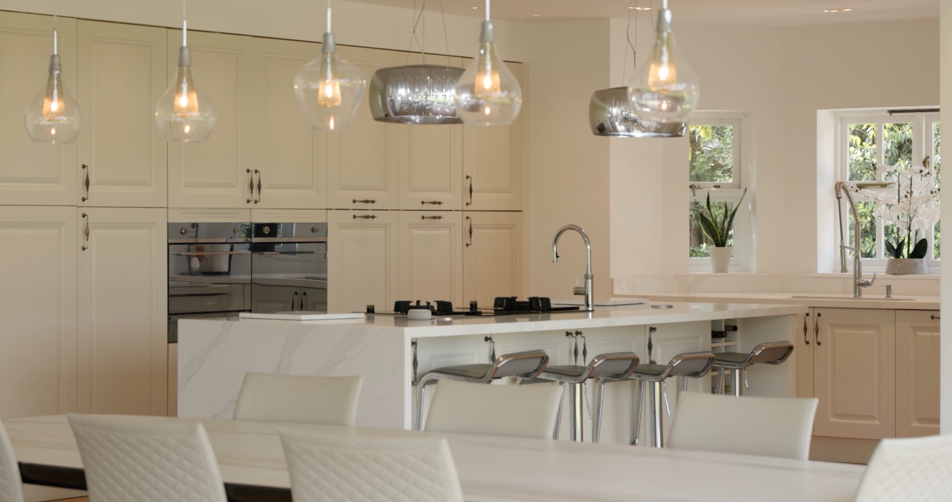 Lane End, Windlesham - kitchen with marble island