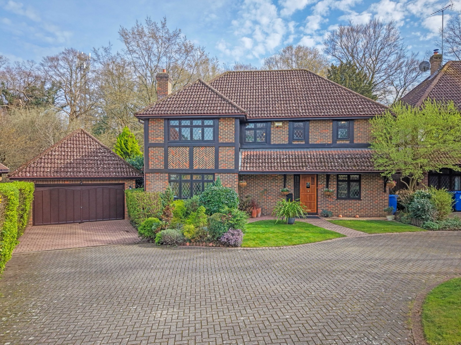 Pinehurst, Sunninghill - aerial drone view