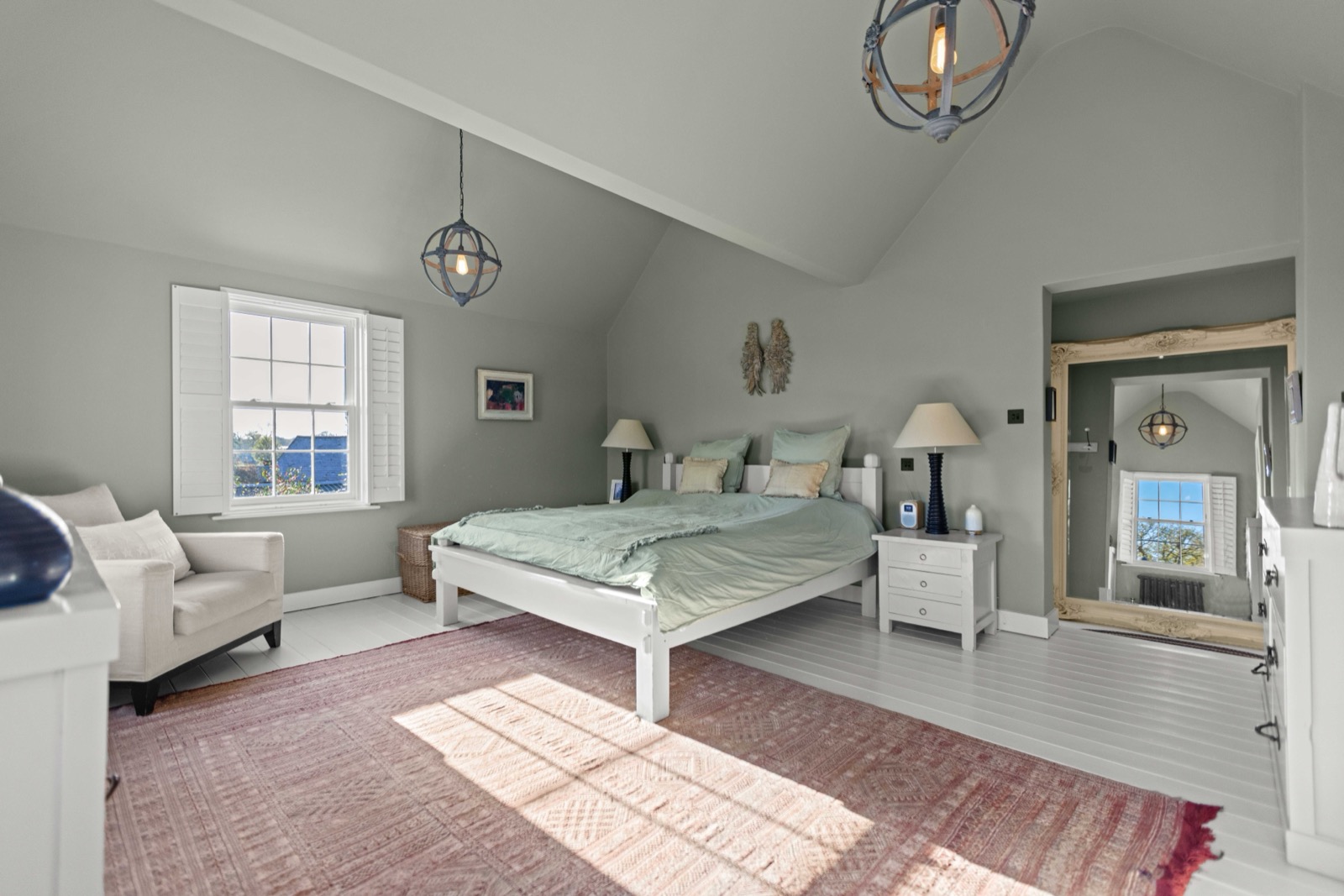 Philpot Lane, Chobham - bedroom