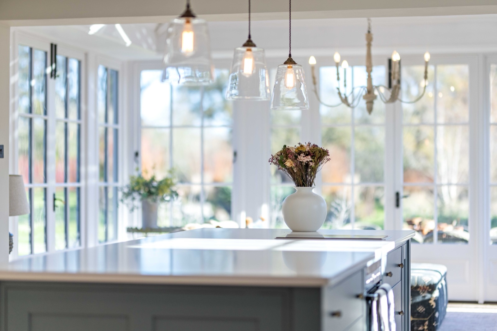 Philpot Lane, Chobham - breakfast room with garden outlook
