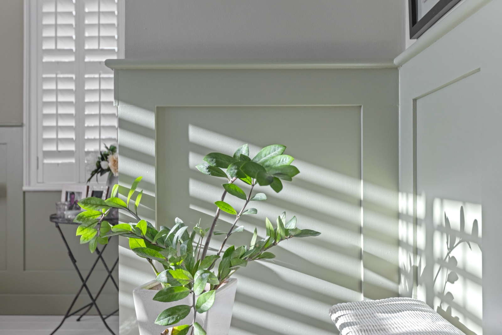 Philpot Lane, Chobham - period interior detail with shutters